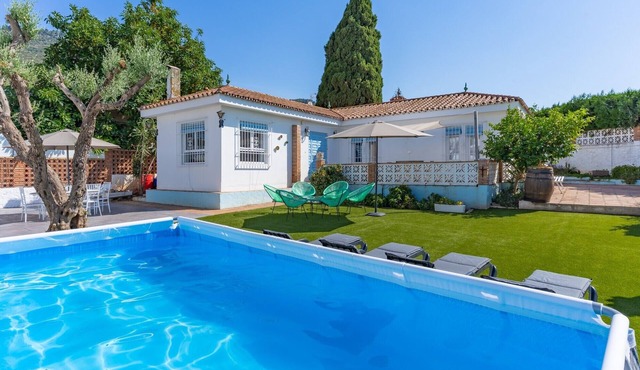 Villa Namasté with Pool, Terraces, Near Beaches and Málaga Airport