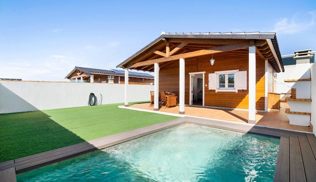 Villa 'Novo Sancti Petri 3' with Private Pool, Wi-Fi and Air Conditioning