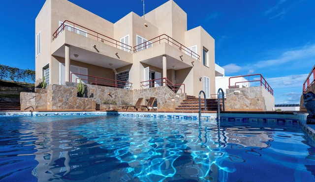 Villa Paraíso in Mojácar with pool for 14 guests – 7 bedrooms – 3.5 bathrooms