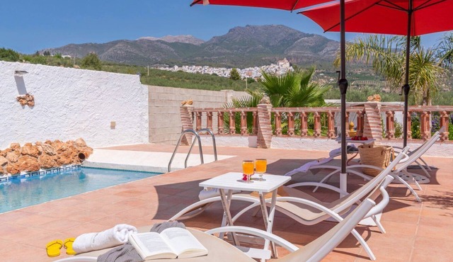 Villa Sol Alozaina by Ruralidays