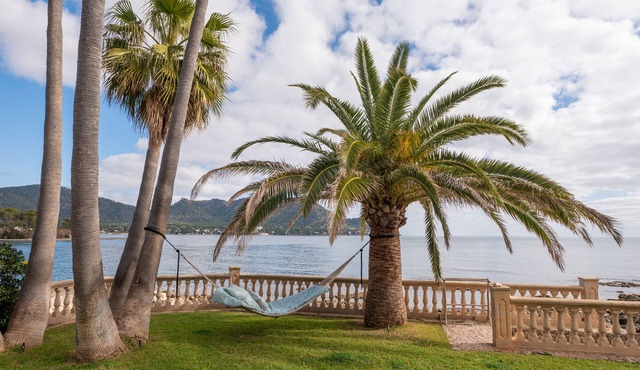 Villa with direct sea access in Son Servera