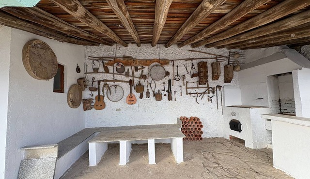 VIRGEN DE LA VEGA HOUSE