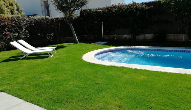 Vistahermosa c pool next to P Sherry and beach