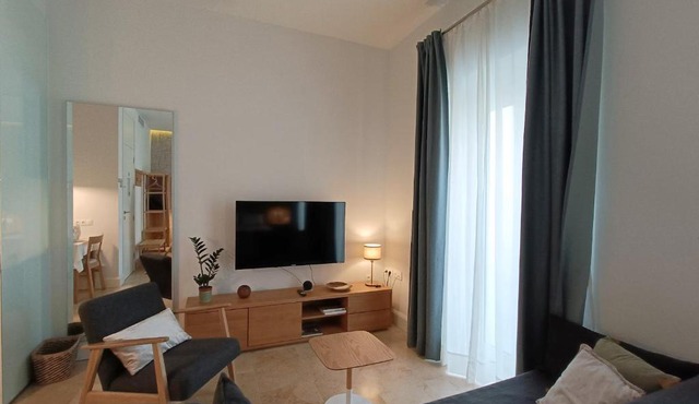 White Suite Alameda