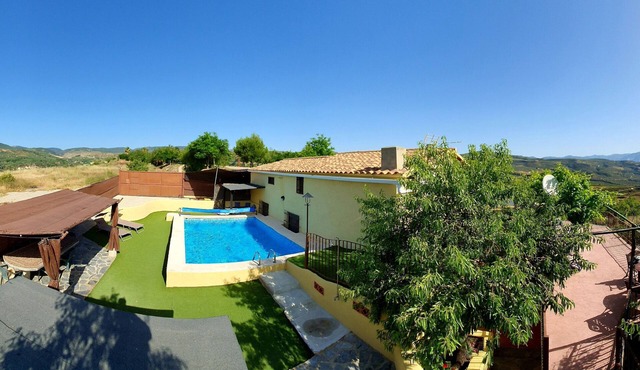 WIFI, POOL, RELAX, AIR CONDITIONING AND PEACE OF MIND