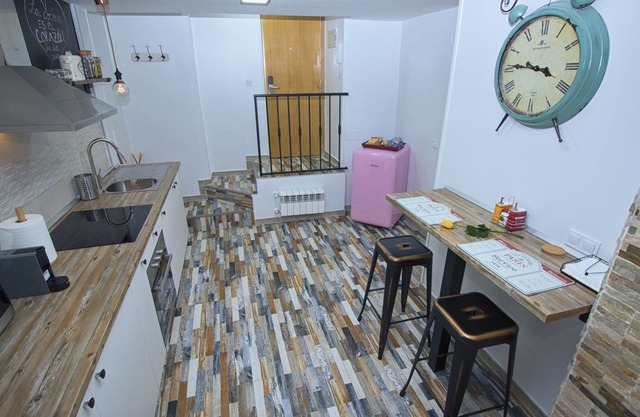 Comfortable flat in the Cuatro Caminos area