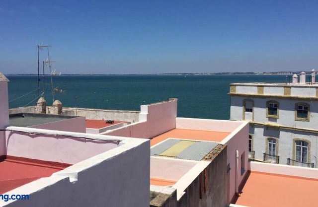 Luminoso Apartamento En El Centro De Cadiz
