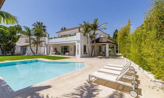 Guadalmina House | 450 m² House ∙ 5 bedrooms ∙ 10 guests