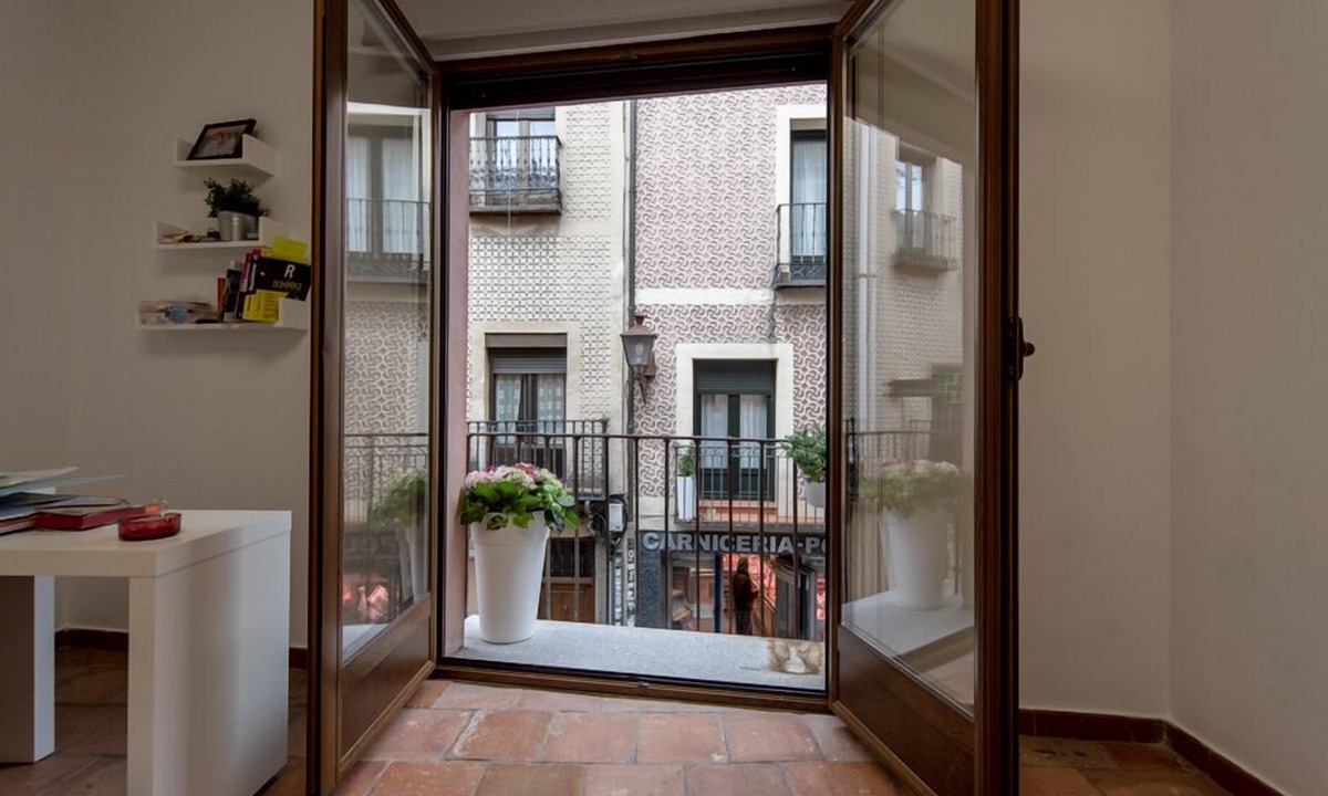 Segovia Hostel | Vizcainos Home Away