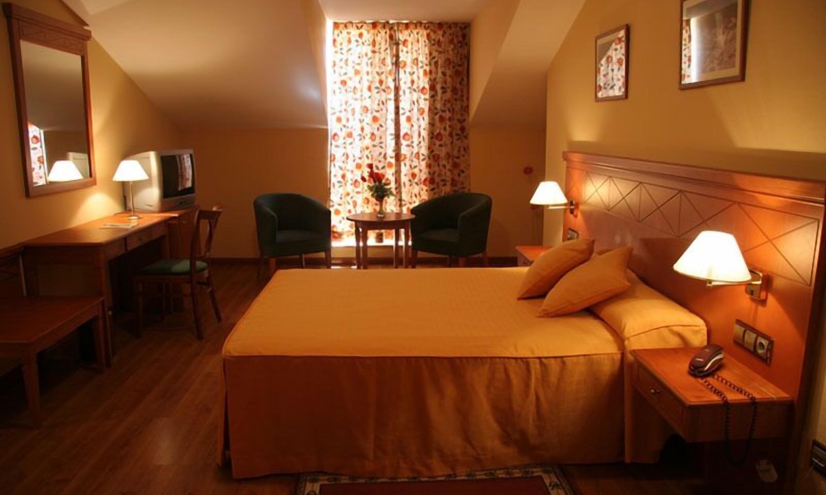 Santa Olaja de la Ribera Hotel | Hotel Camino Real