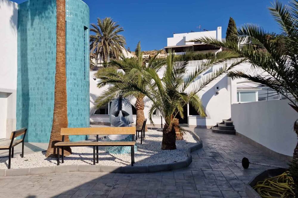 Almerimar House | Holiday Home 'Apartamento Gaviota 6' with Shared Terrace, Wi-Fi and Air Conditioning