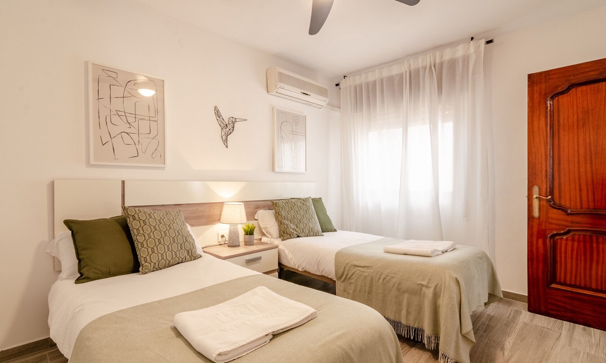 El Molinillo Apartment | WintowinRentals Fabulous, WIFI and Free Parking.