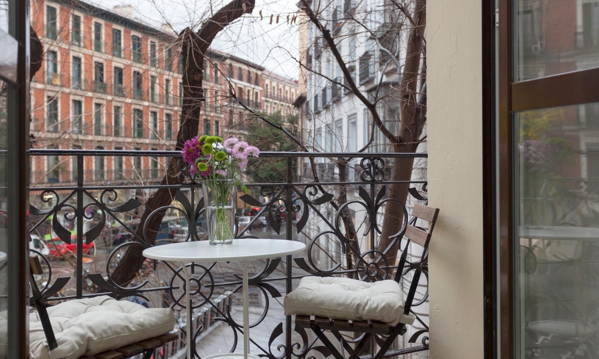 Centro Apartment | Air-Conditioned Apartment w/Two Balconies & Full Kitchen - Amazing Location