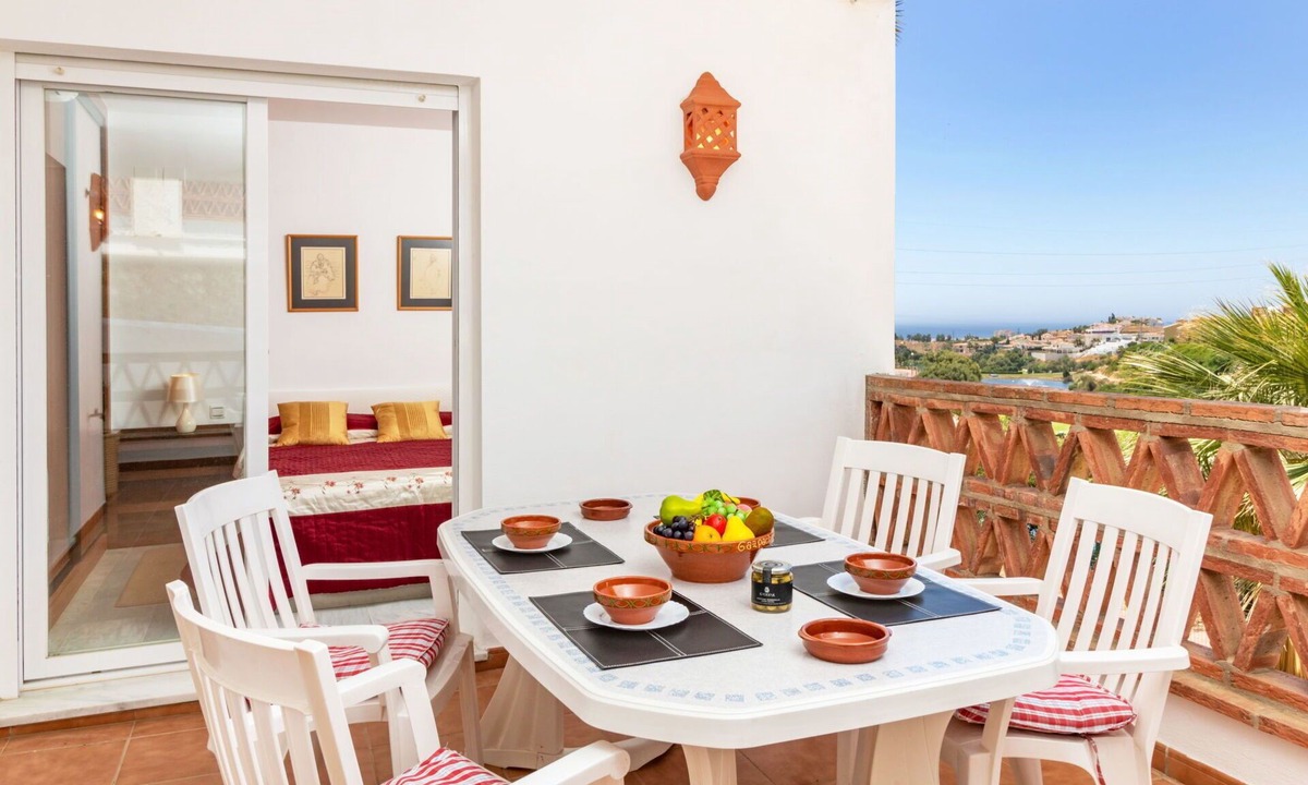 Mijas Apartment | Beautiful apartment for 4 people with pool, WIFI, A/C, TV and terrace