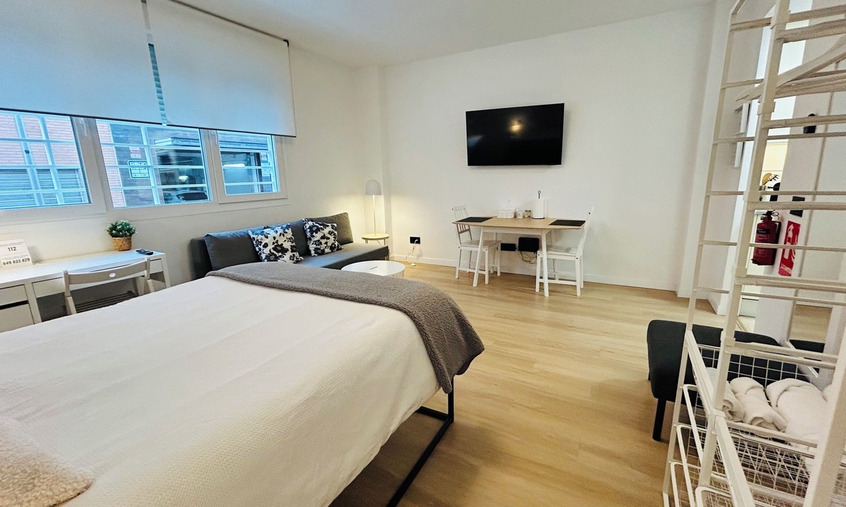 Canillas Apartment | Room Pinar - Apartment with all amenities