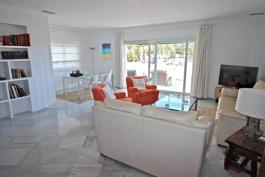 Marbella Seafront Promenade Apartment | Deluxe Apartment on the Beach