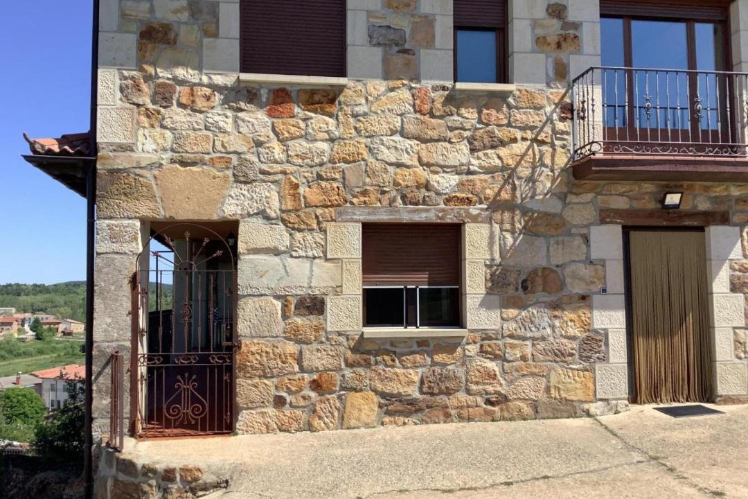 Rabanera del Pinar House | Casa Rural Roblegordo