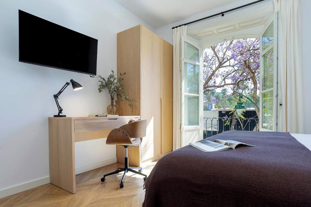 Ensanche Centro Apartment | Genteel Home Plaza de la Marina