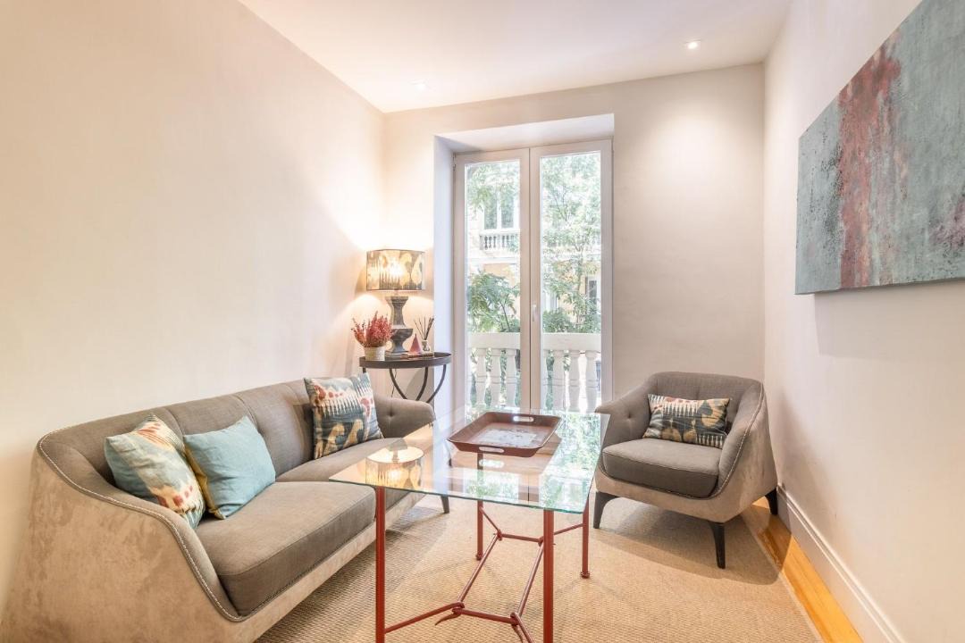 Milla de Oro Apartment | Elegant 2-Bed Apartment in Salamanca Madrid