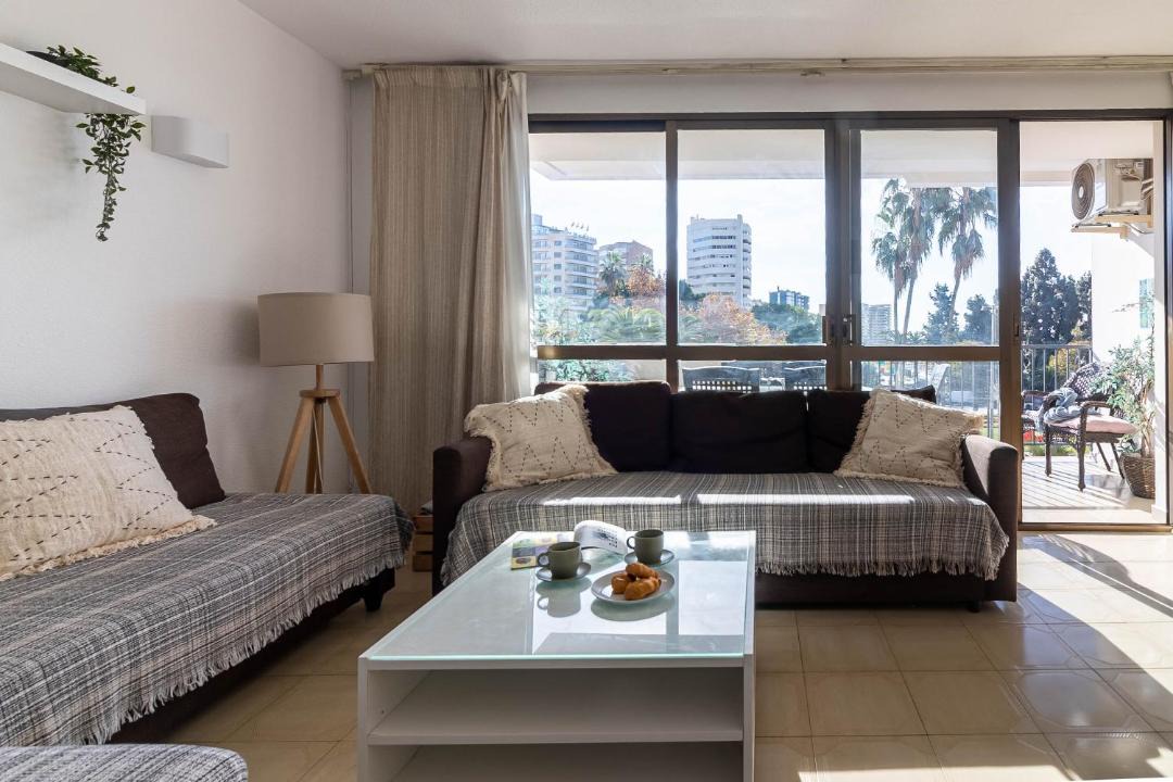 Campos Eliseos Apartment | Reding 5 by Freshlanding