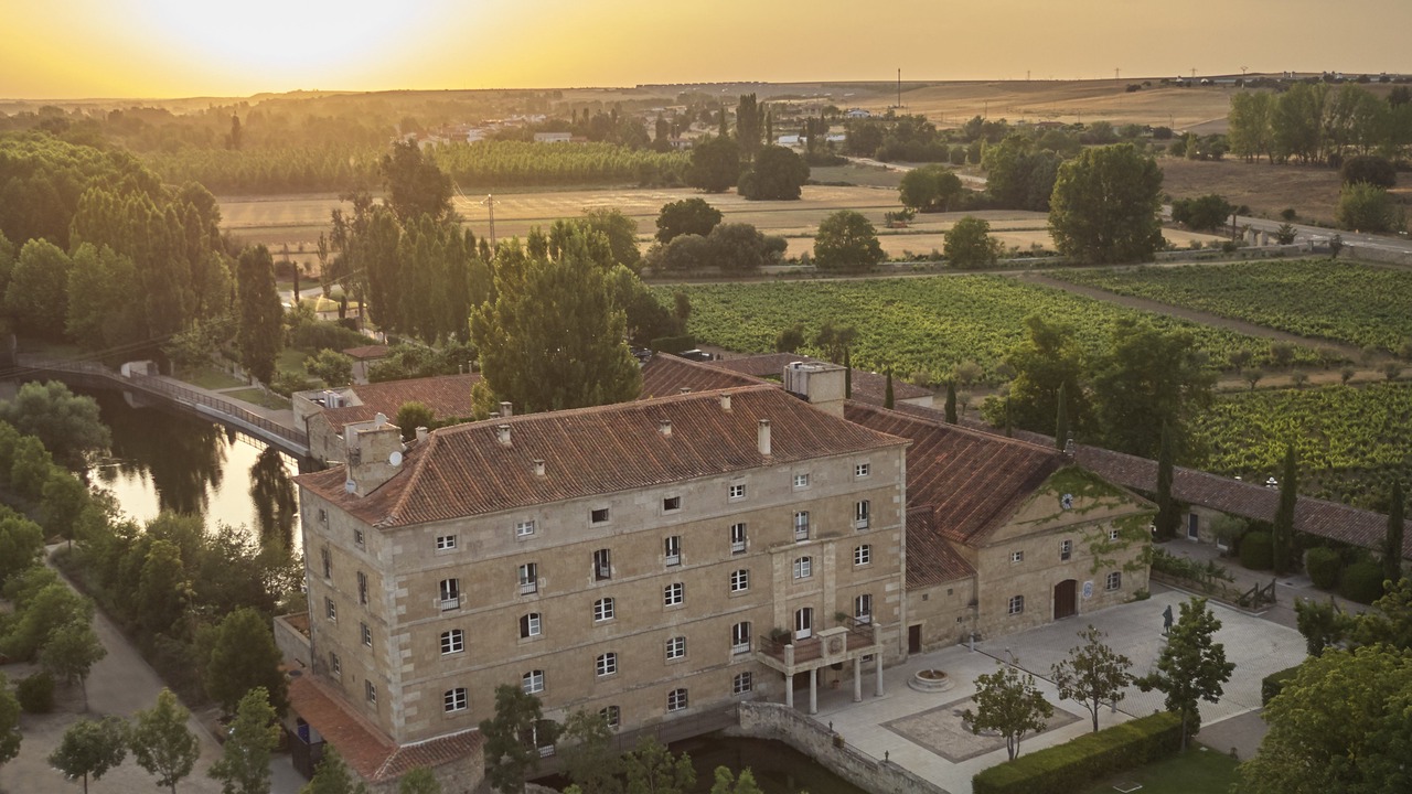 Photo of Buildings in Valverdon