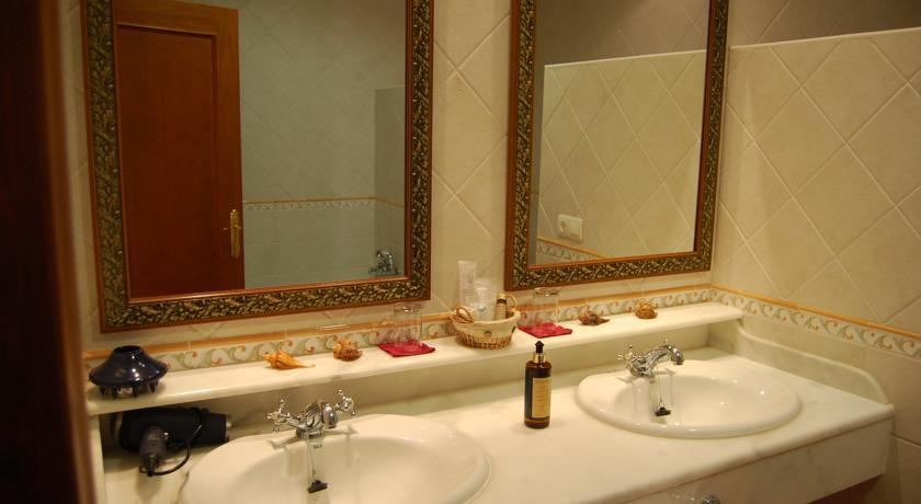 Photo of Bathroom in Alajar