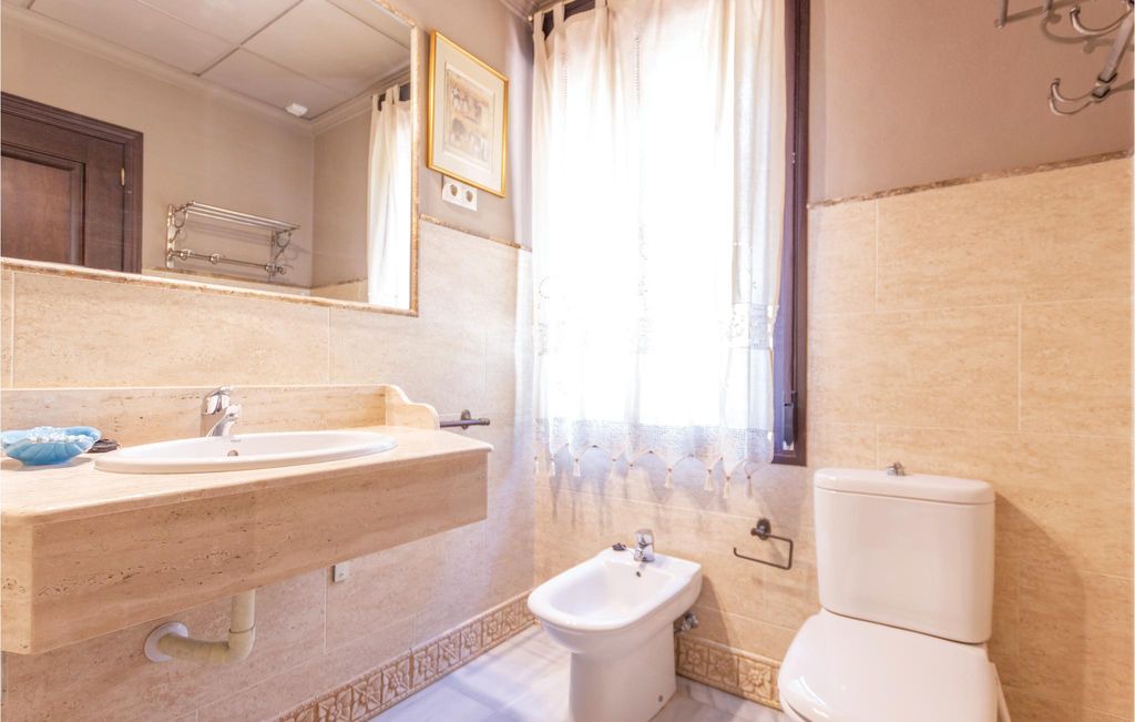 Photo of Bathroom in Baena