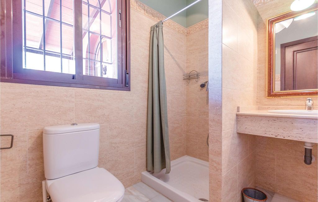 Photo of Bathroom in Baena
