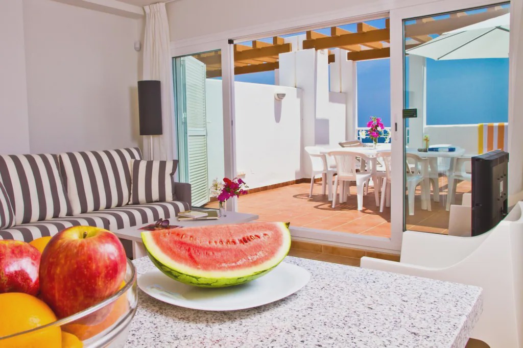 Photo of Livingroom in Vista de los Angeles-Rumina