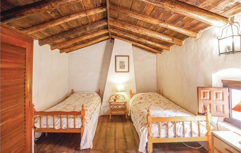 Photo of Bedroom in Benamahoma