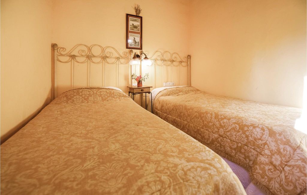 Photo of Bedroom in Benamahoma