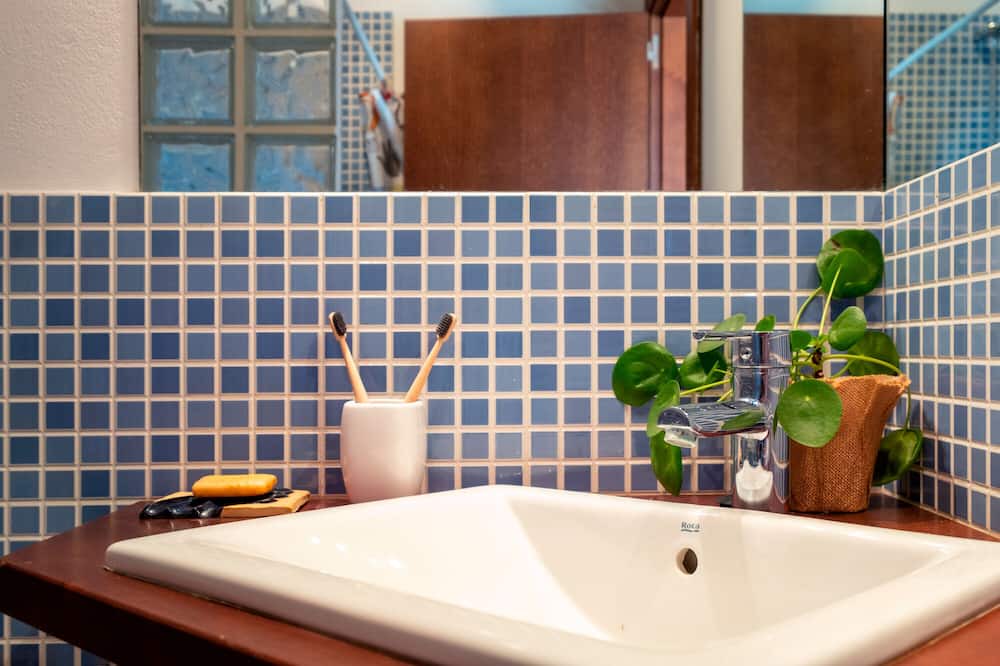 Photo of Bathroom in Benagalbon