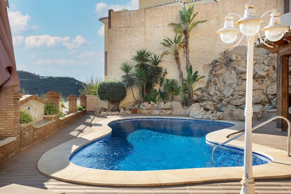 Photo of Outdoor in Benagalbon