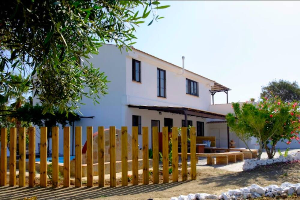 Photo of Outdoor in Alozaina