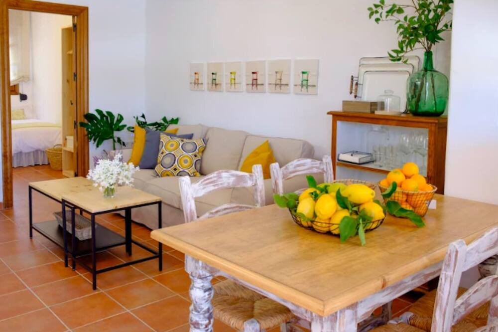 Photo of Livingroom in Alozaina
