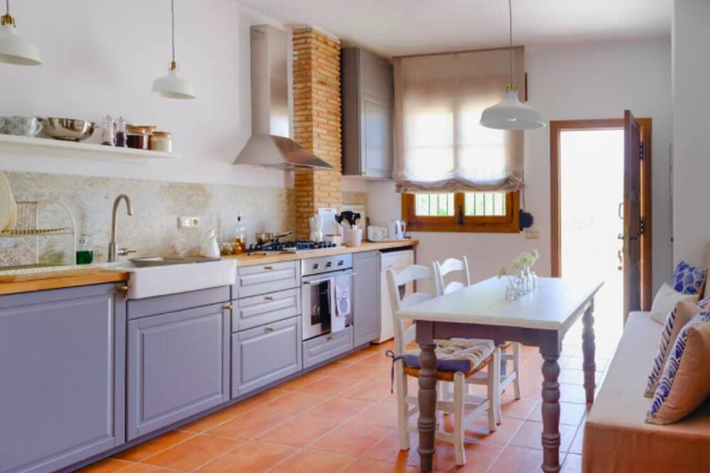 Photo of Kitchen in Alozaina