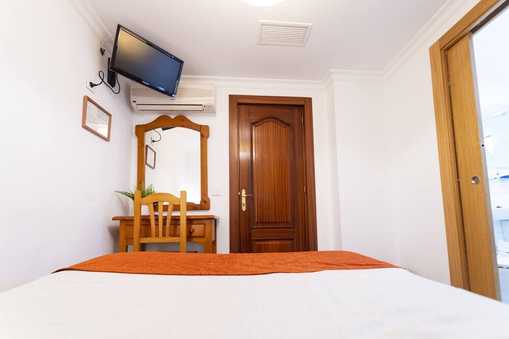 Photo of Bedroom in Explanada de la Estacion