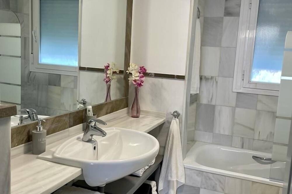 Photo of Bathroom in Rota