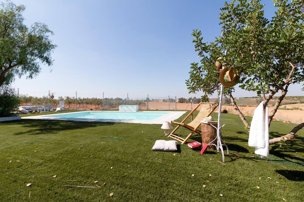 Photo of Outdoor in La Campana