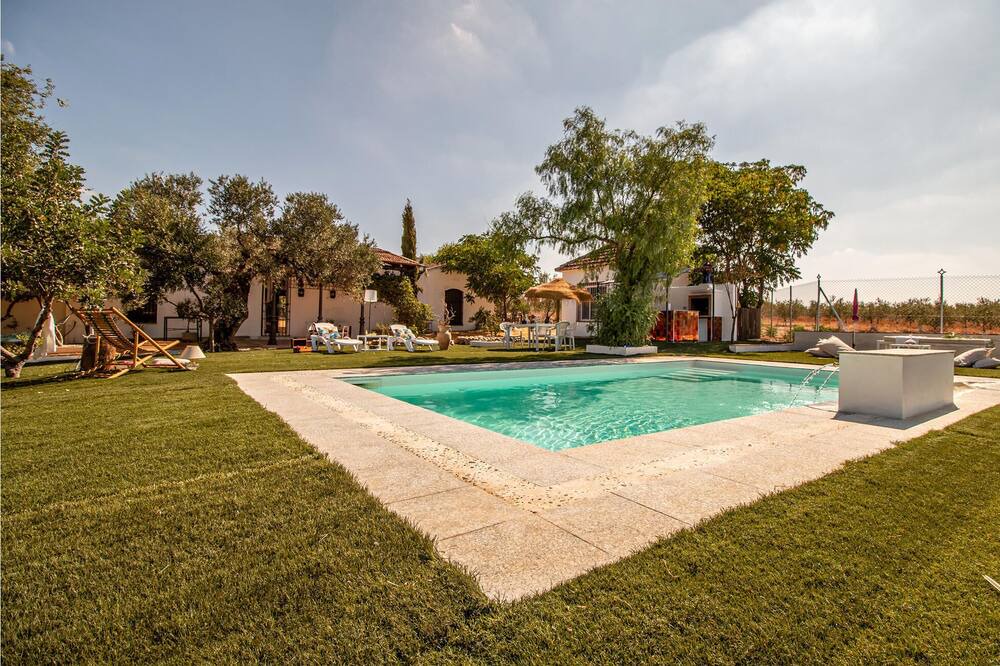 Photo of Outdoor in La Campana