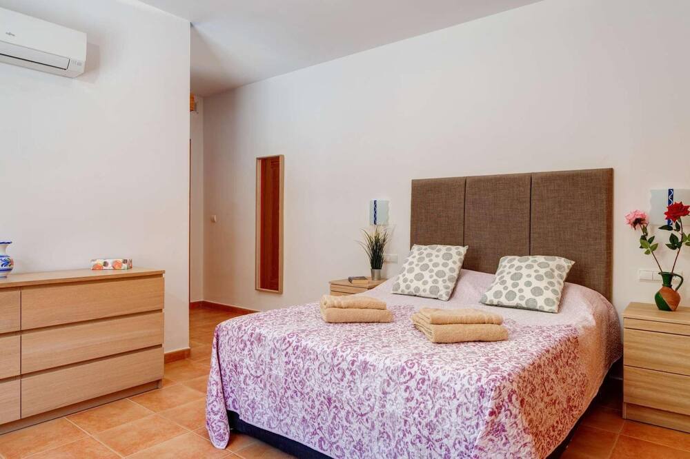 Photo of Bedroom in Almogia