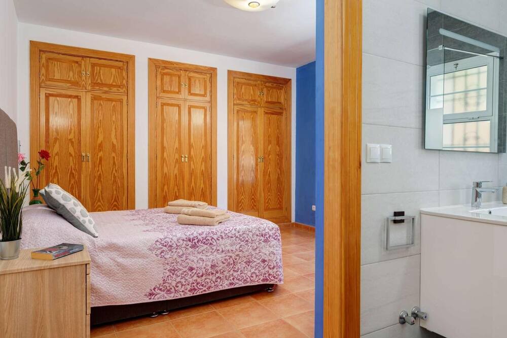 Photo of Bedroom in Almogia