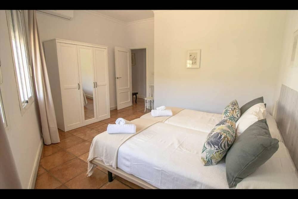 Photo of Bedroom in Lora Del Rio