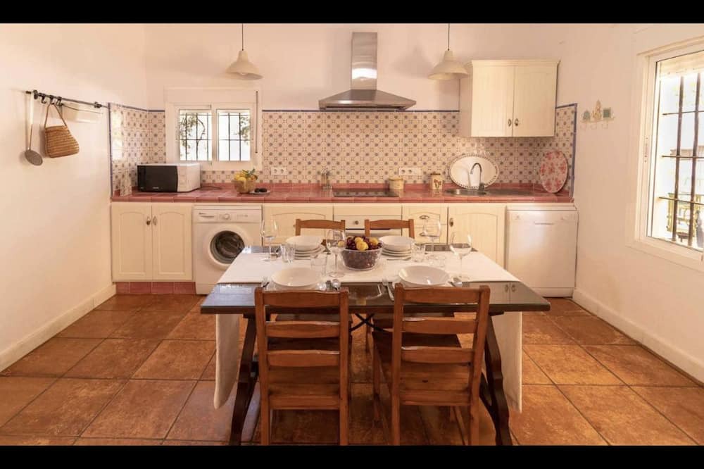 Photo of Kitchen in Lora Del Rio