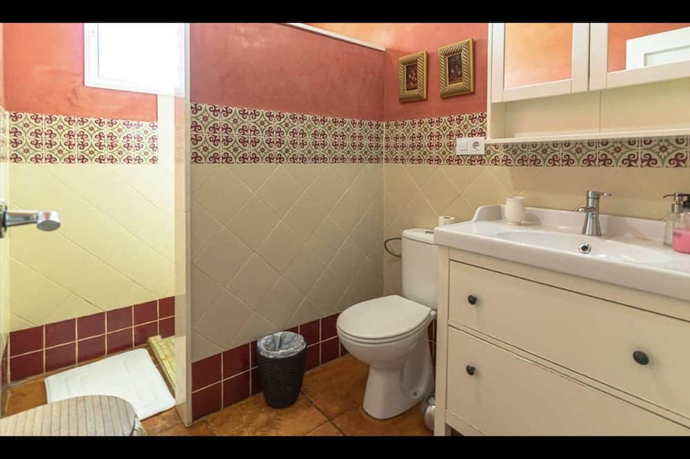 Photo of Bathroom in Lora Del Rio