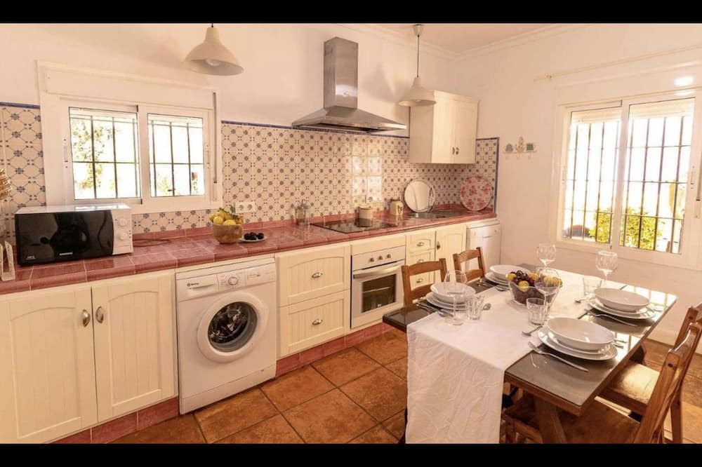 Photo of Kitchen in Lora Del Rio