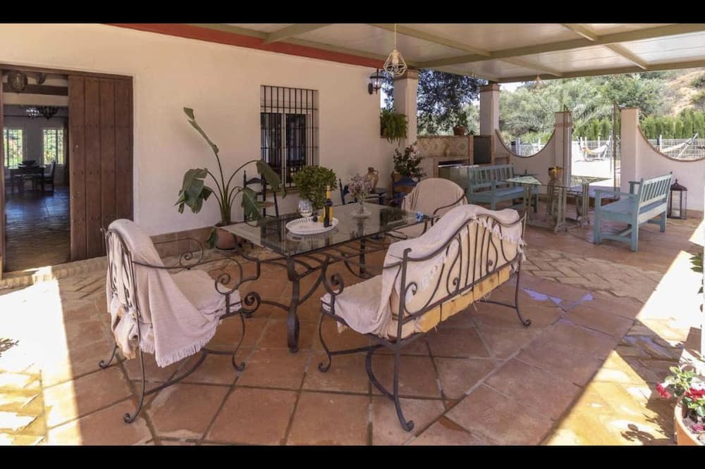 Photo of Patio Balcony in Lora Del Rio