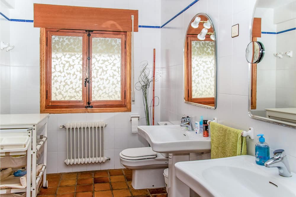 Photo of Bathroom in El Torno