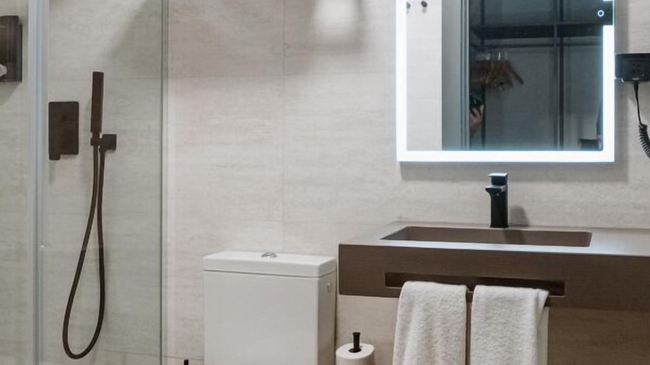 Photo of Bathroom in Orellana la Vieja