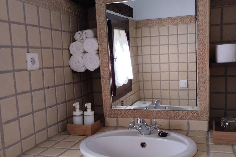 Photo of Bathroom in Genalguacil